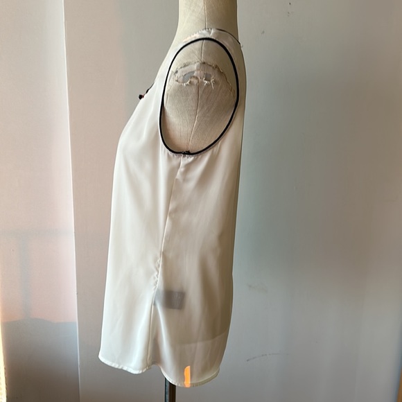 White semi sheer Le Chateau tank with black piping size small - Picture 3 of 6